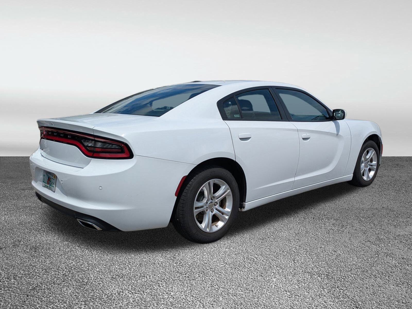 2022 Dodge Charger SXT photo 3