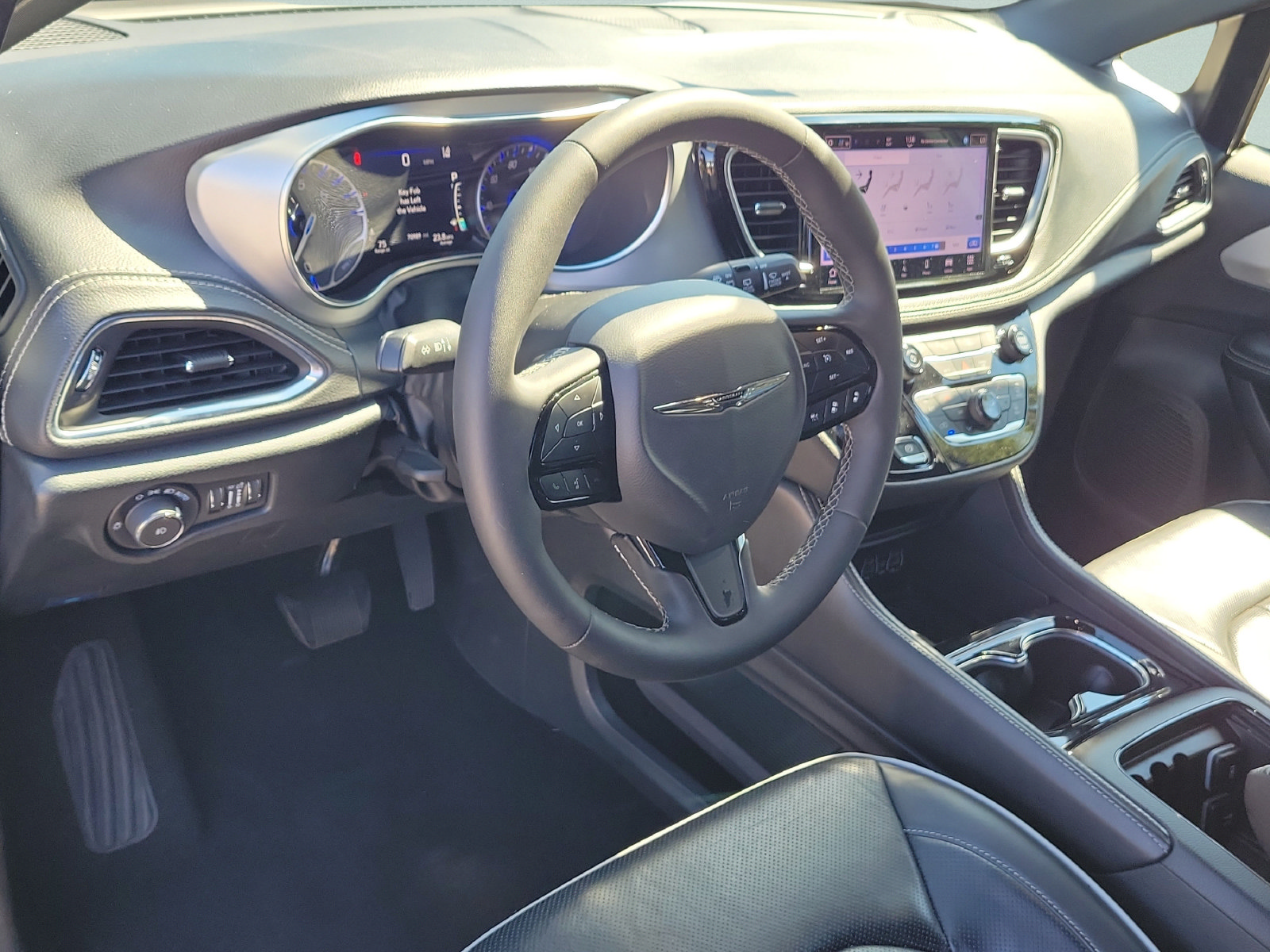 2025 Chrysler Pacifica Limited - Photo 23