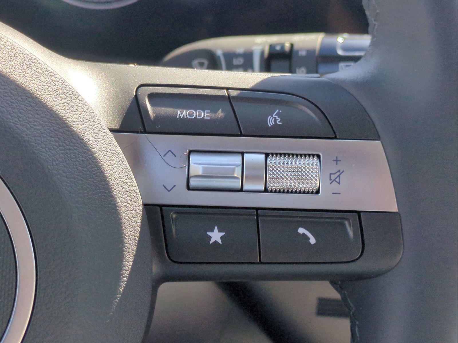 2025 Hyundai Kona SEL - Photo 31