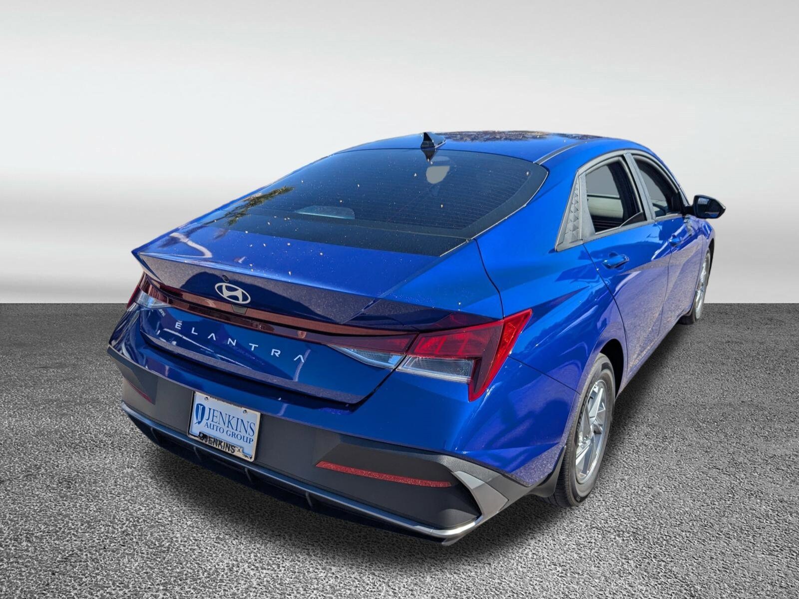 2024 Hyundai Elantra SE photo 3