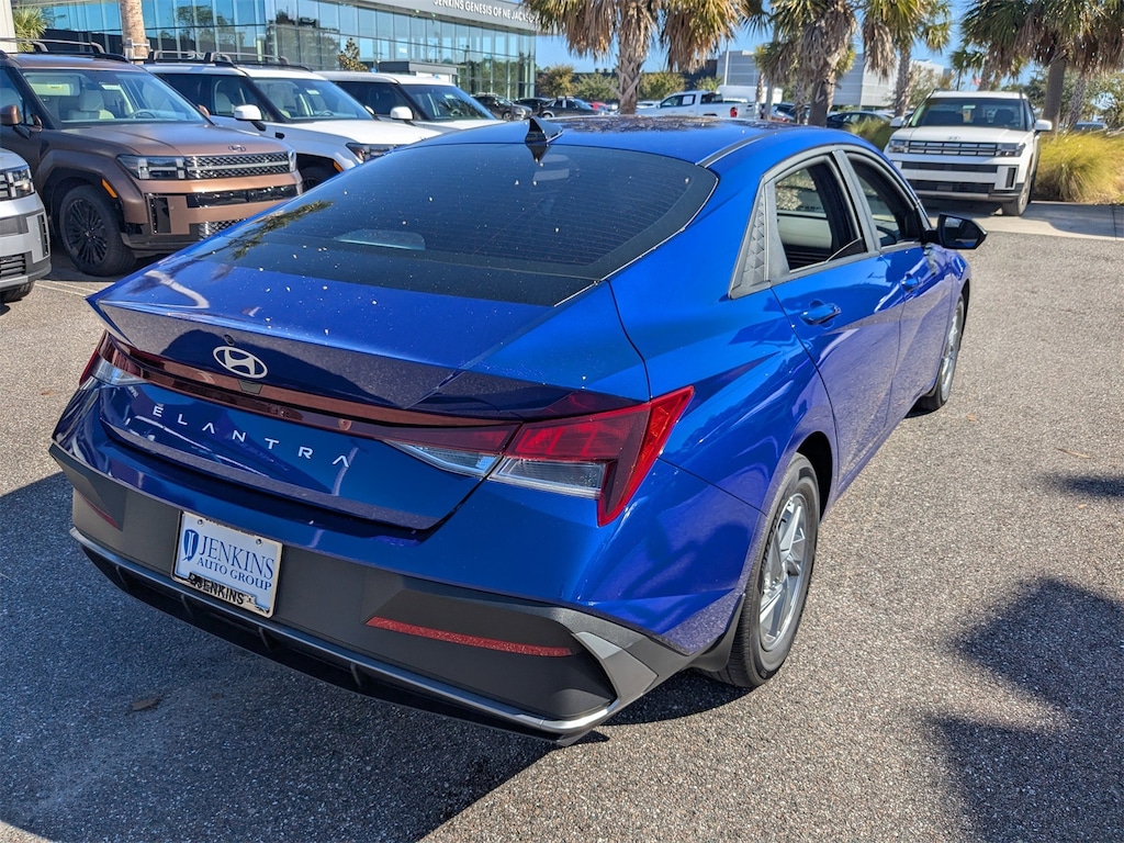 Certified 2024 Hyundai Elantra SE Sedan