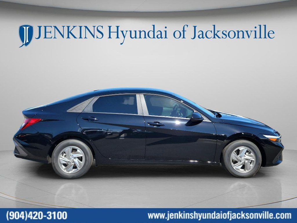 New 2026 Hyundai Elantra SE Sedan
