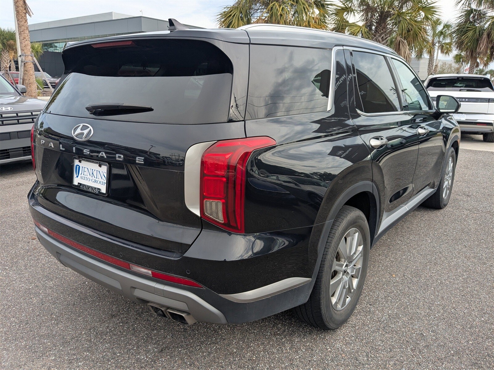 2023 Hyundai Palisade SEL photo 2