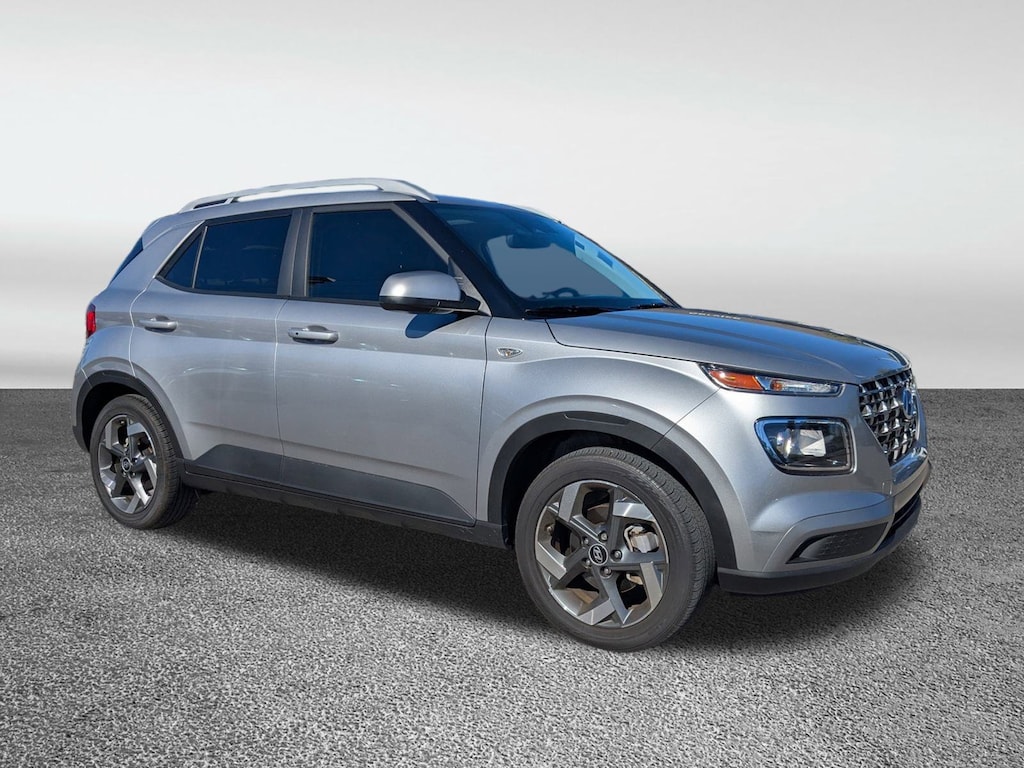 Used 2024 Hyundai Venue SEL SUV
