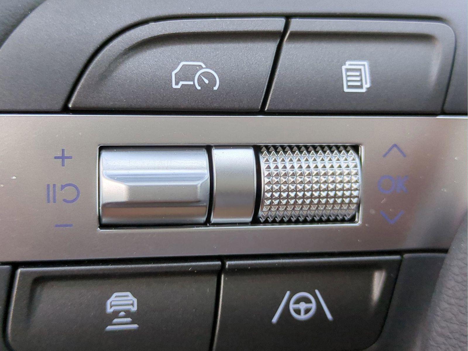 2025 Hyundai Kona SEL Convenience - Photo 27