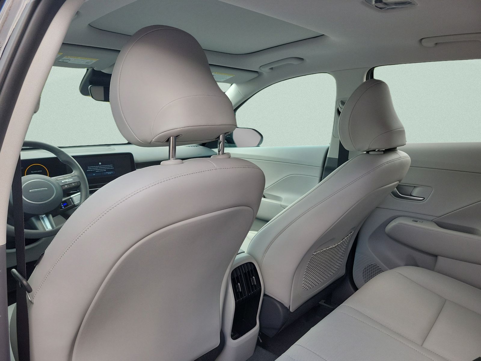 2025 Hyundai Kona Limited - Photo 18