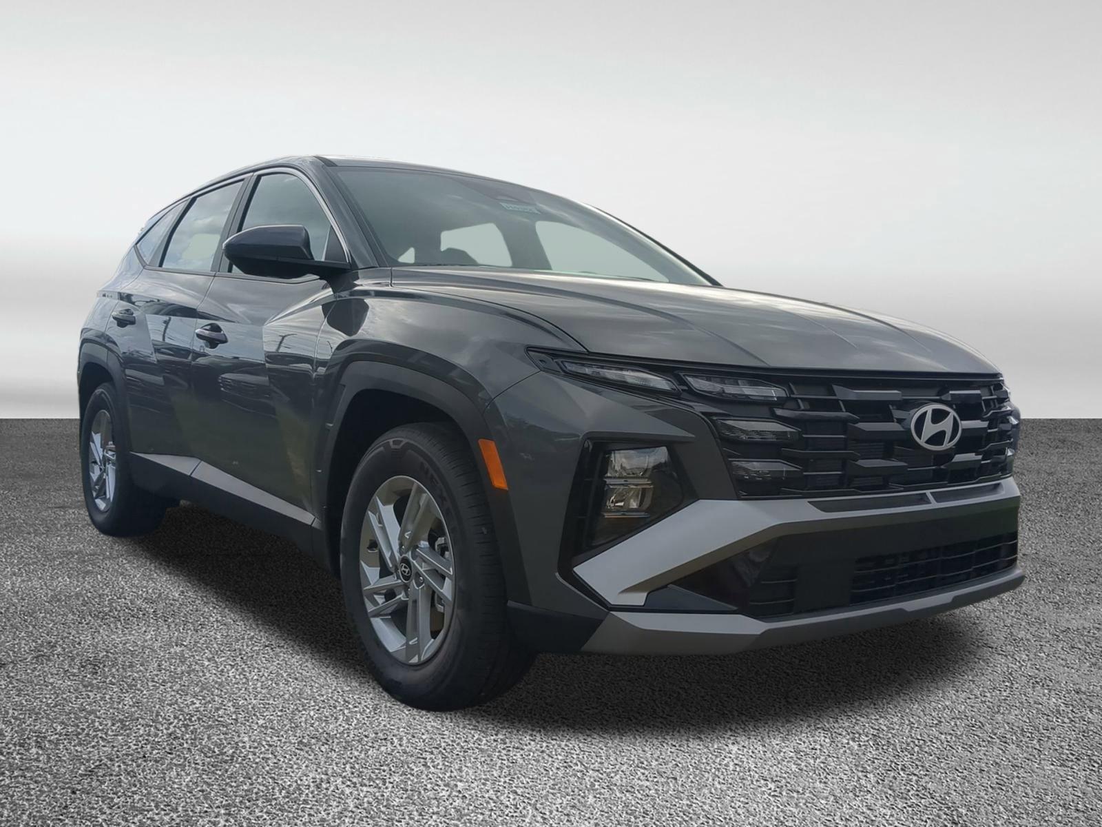 2026 Hyundai Tucson SE photo 2