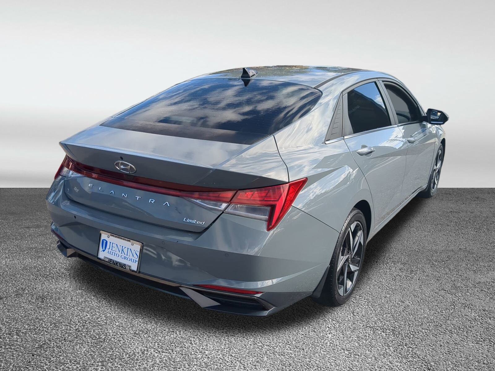 2023 Hyundai Elantra Limited photo 4