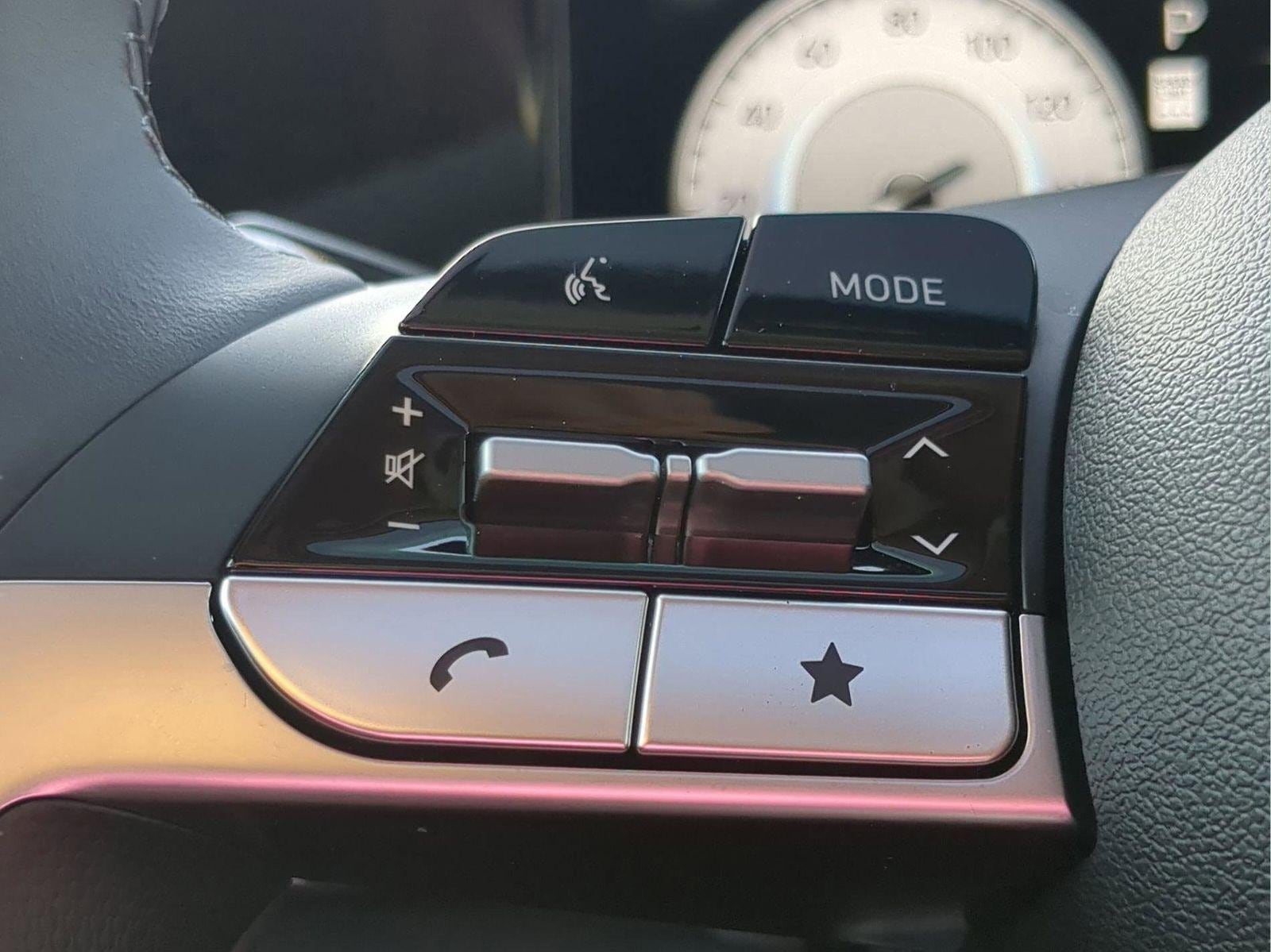 2025 Hyundai Elantra SEL - Photo 29