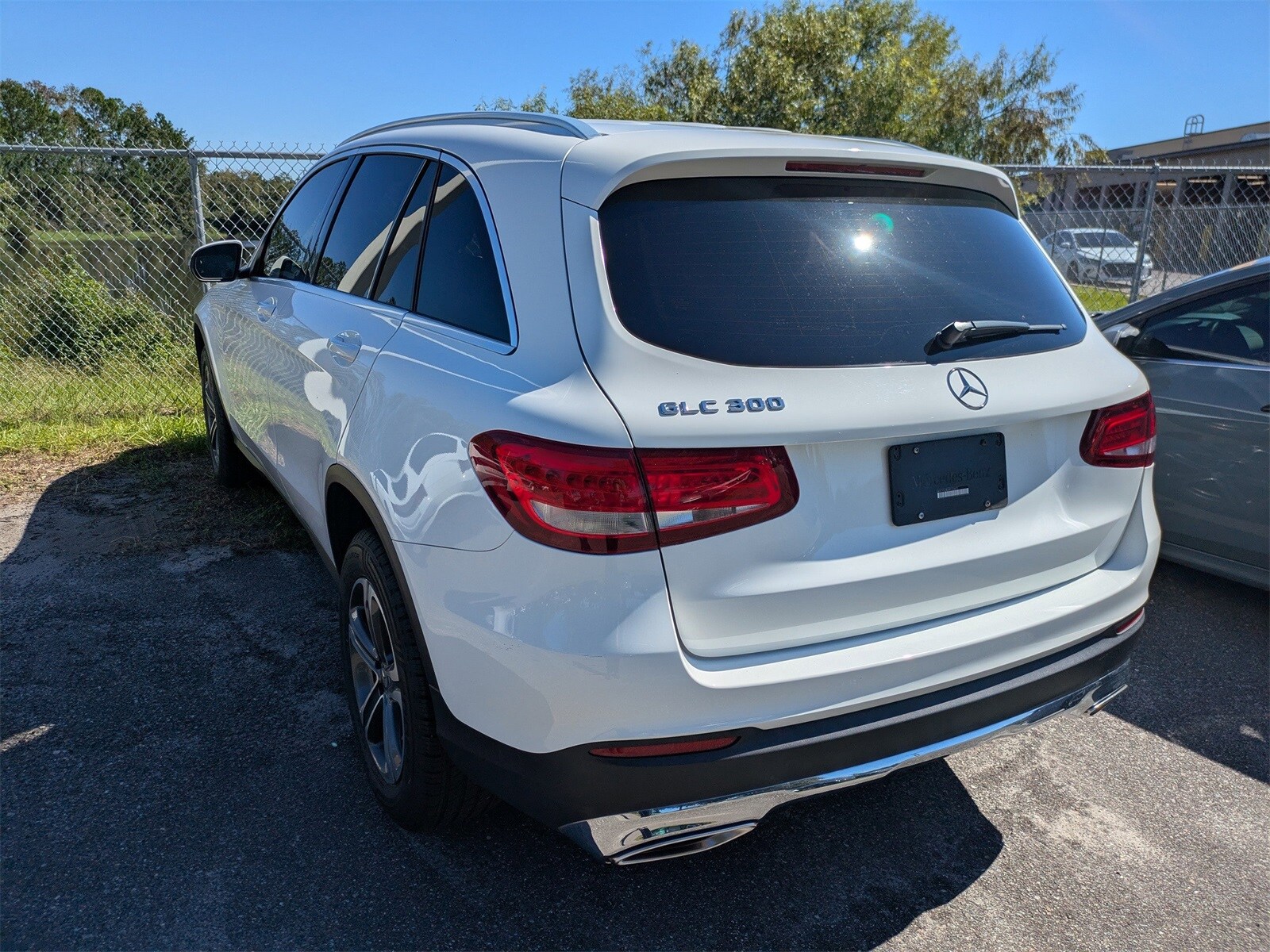 2017 Mercedes Benz GLC 300 photo 3