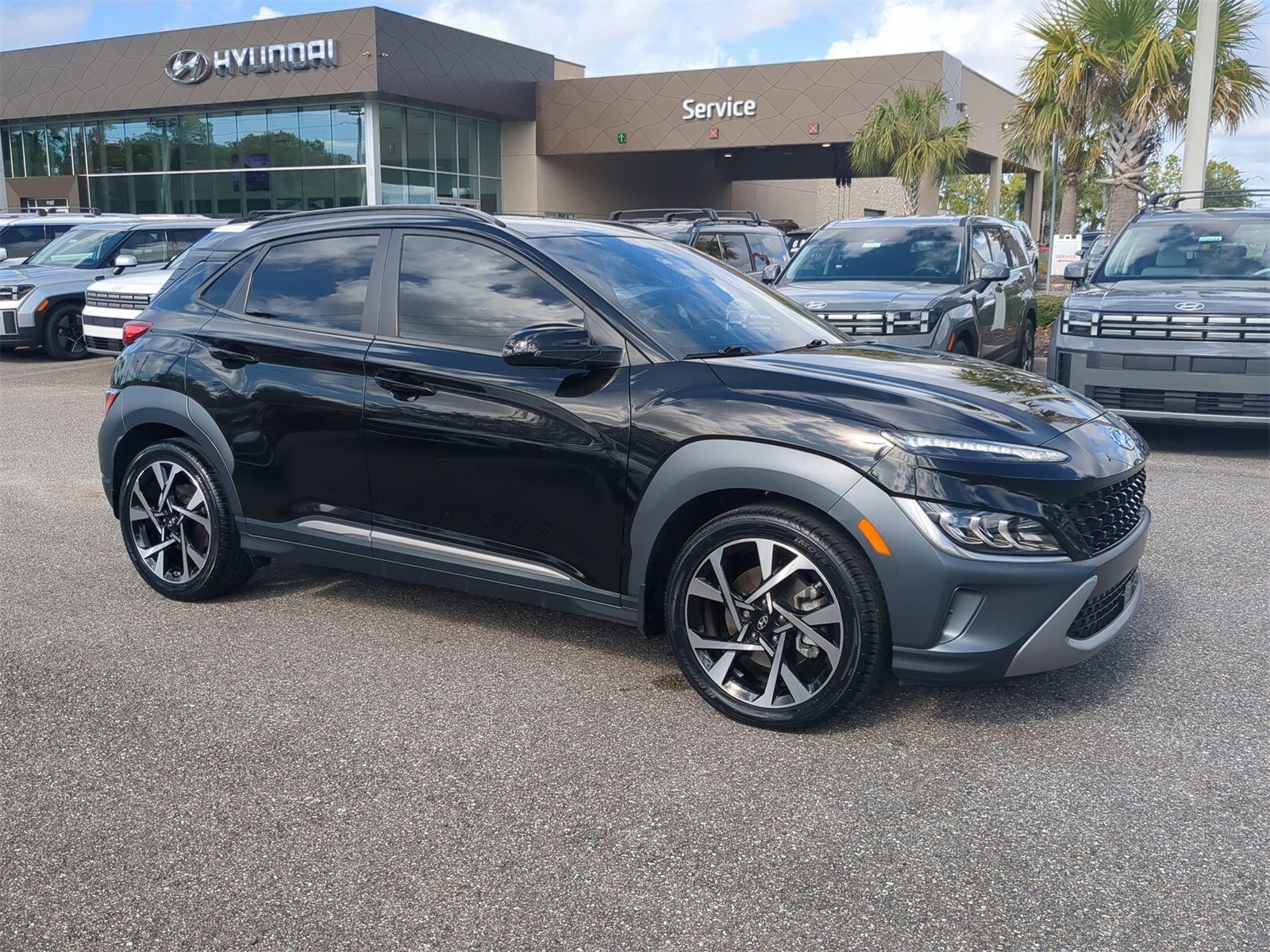 2023 Hyundai Kona Limited photo 2