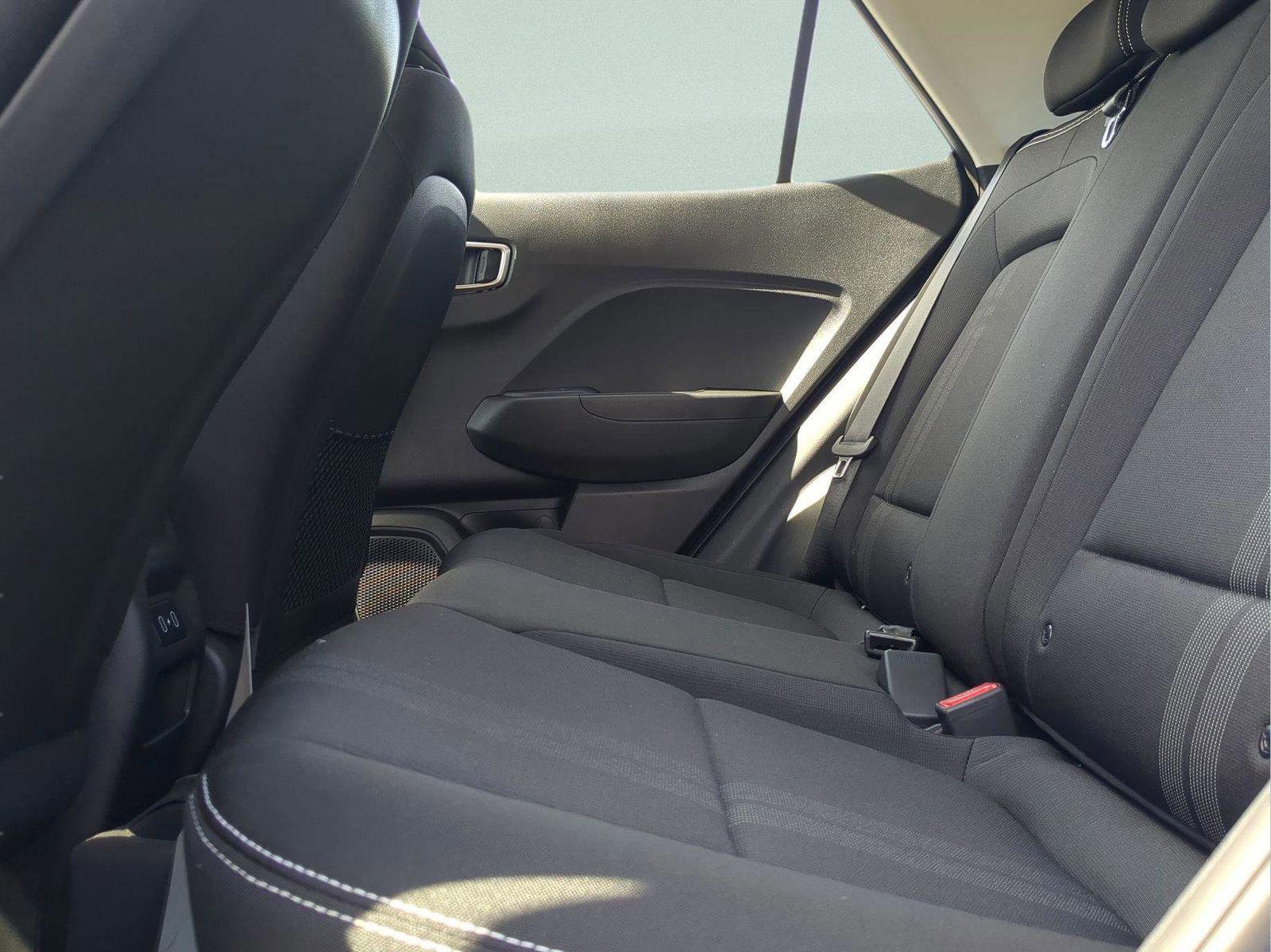 2025 Hyundai Venue SEL - Photo 17