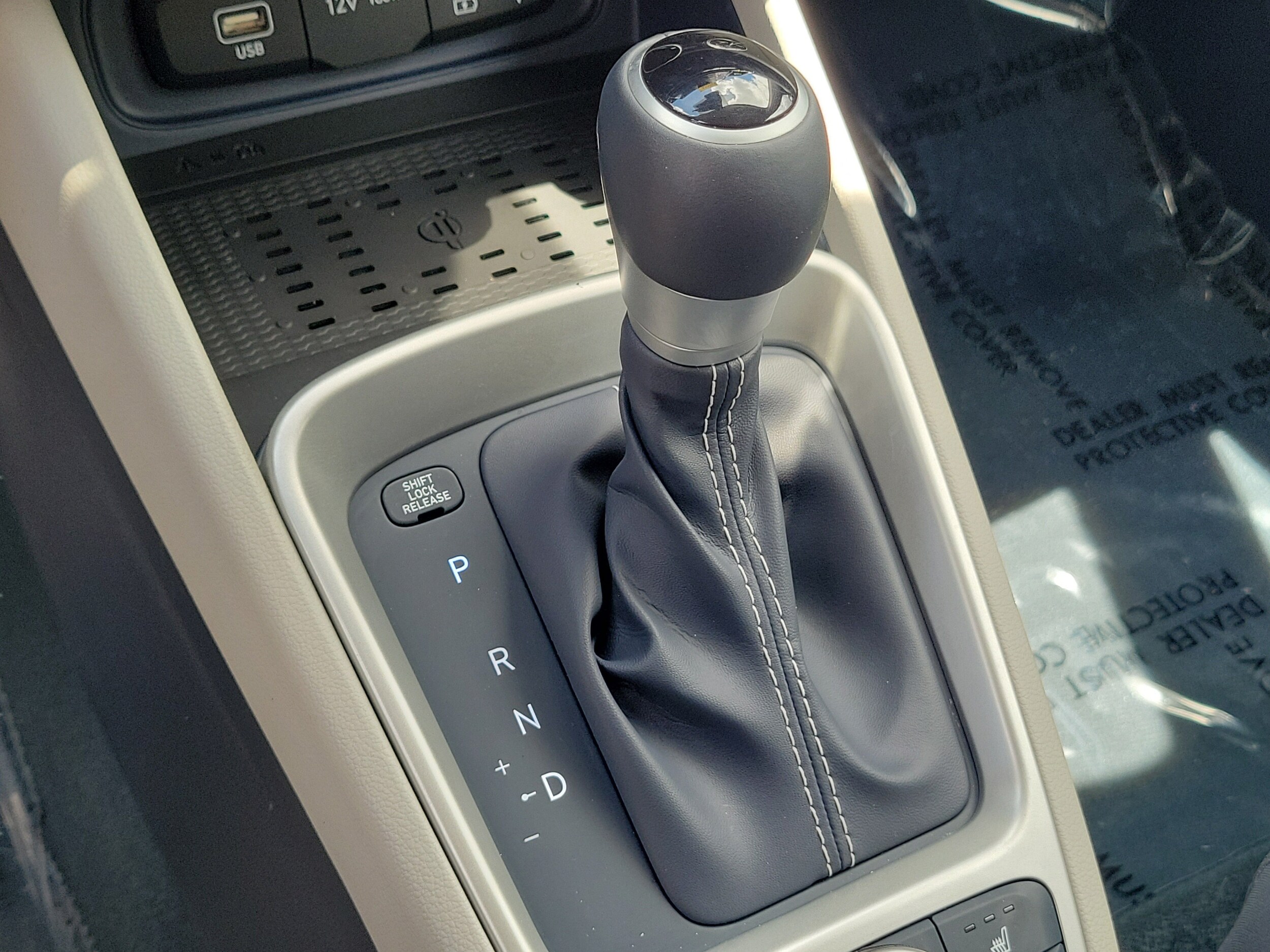 2023 Hyundai Venue Limited - Photo 37