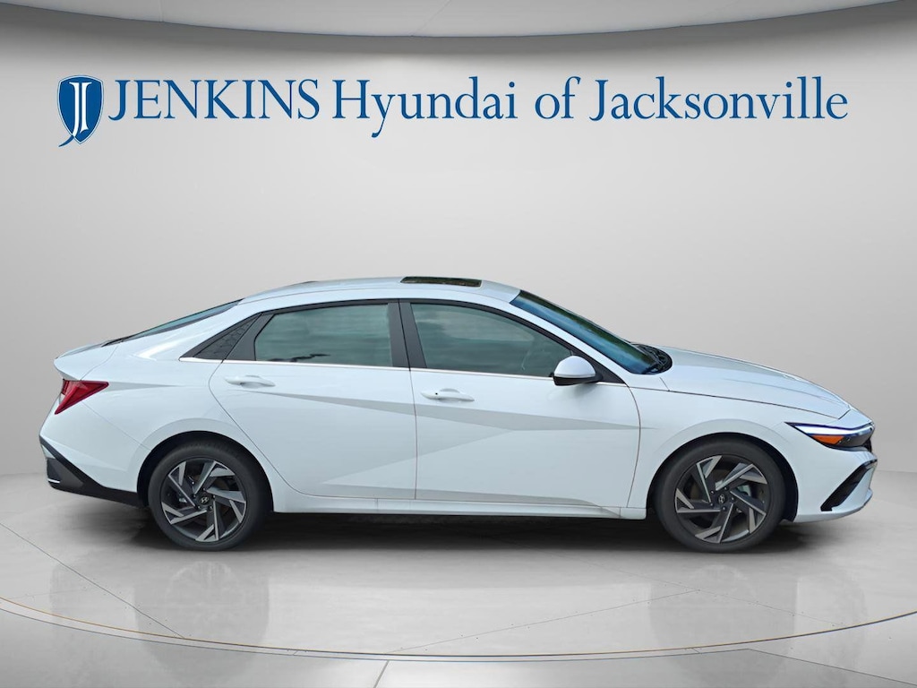 New 2025 Hyundai Elantra SEL Convenience Sedan