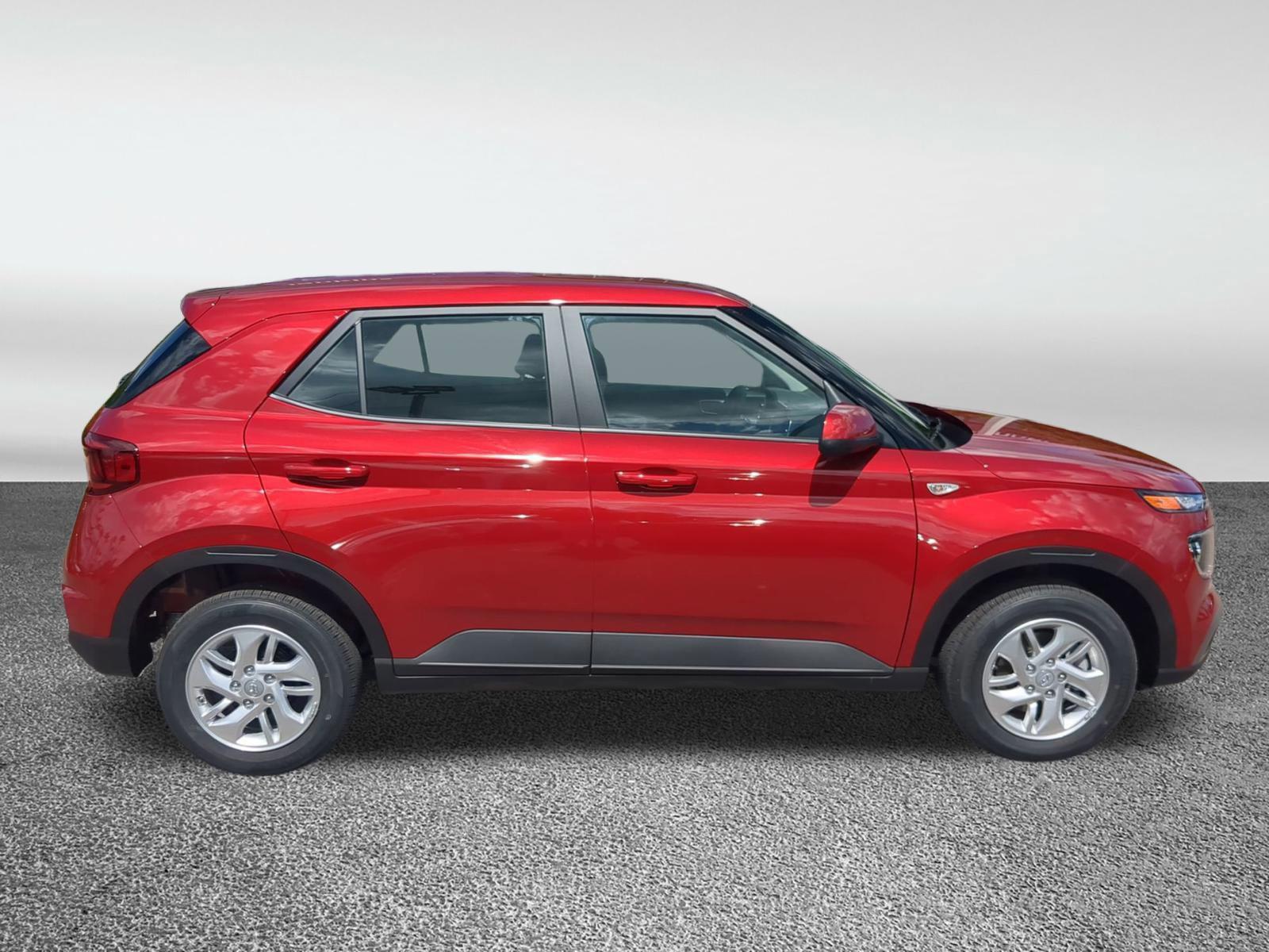 2026 Hyundai Venue SE photo 2