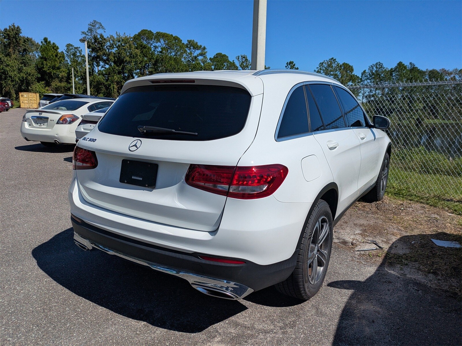 2017 Mercedes Benz GLC 300 photo 2