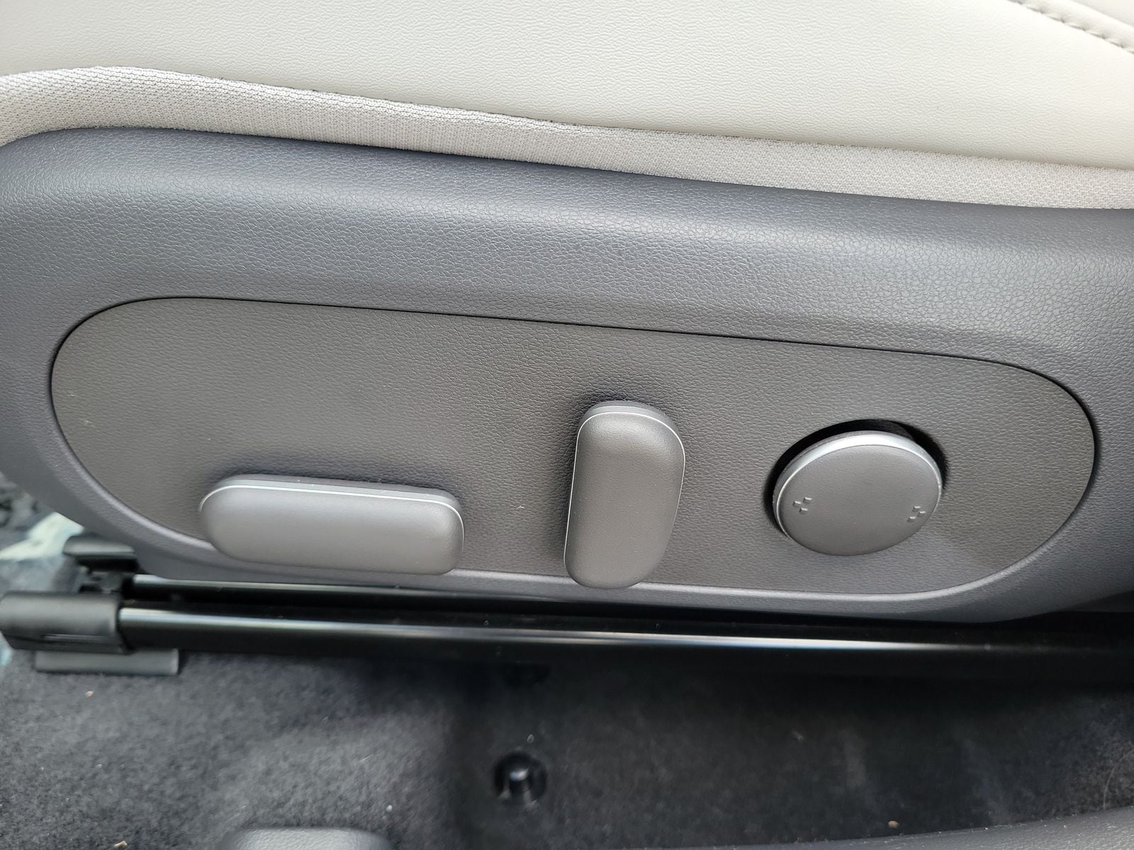 2024 Hyundai Kona Limited - Photo 28