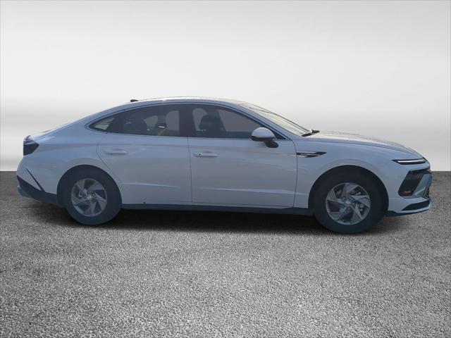 2025 Hyundai Sonata SE photo 2