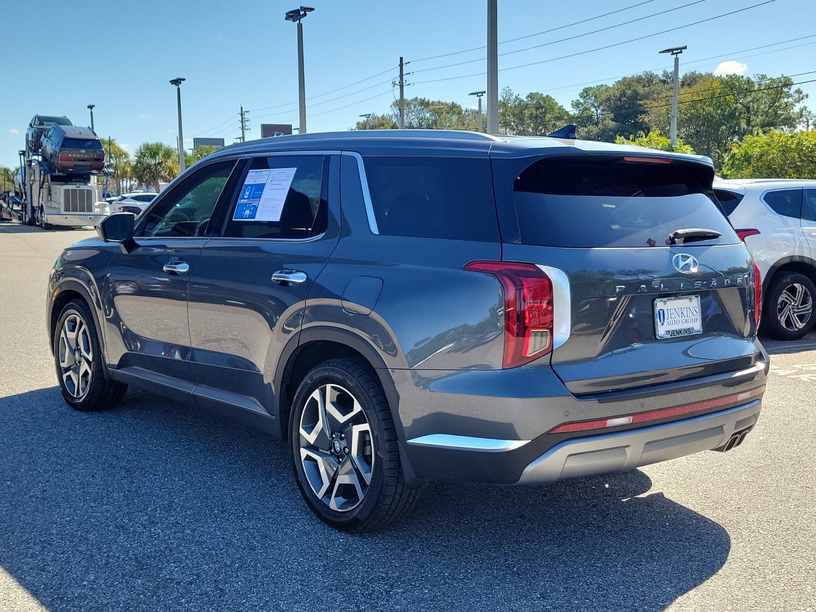 2025 Hyundai Palisade Limited - Photo 8