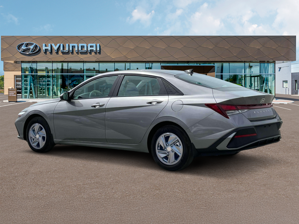 New 2025 Hyundai Elantra SE Sedan