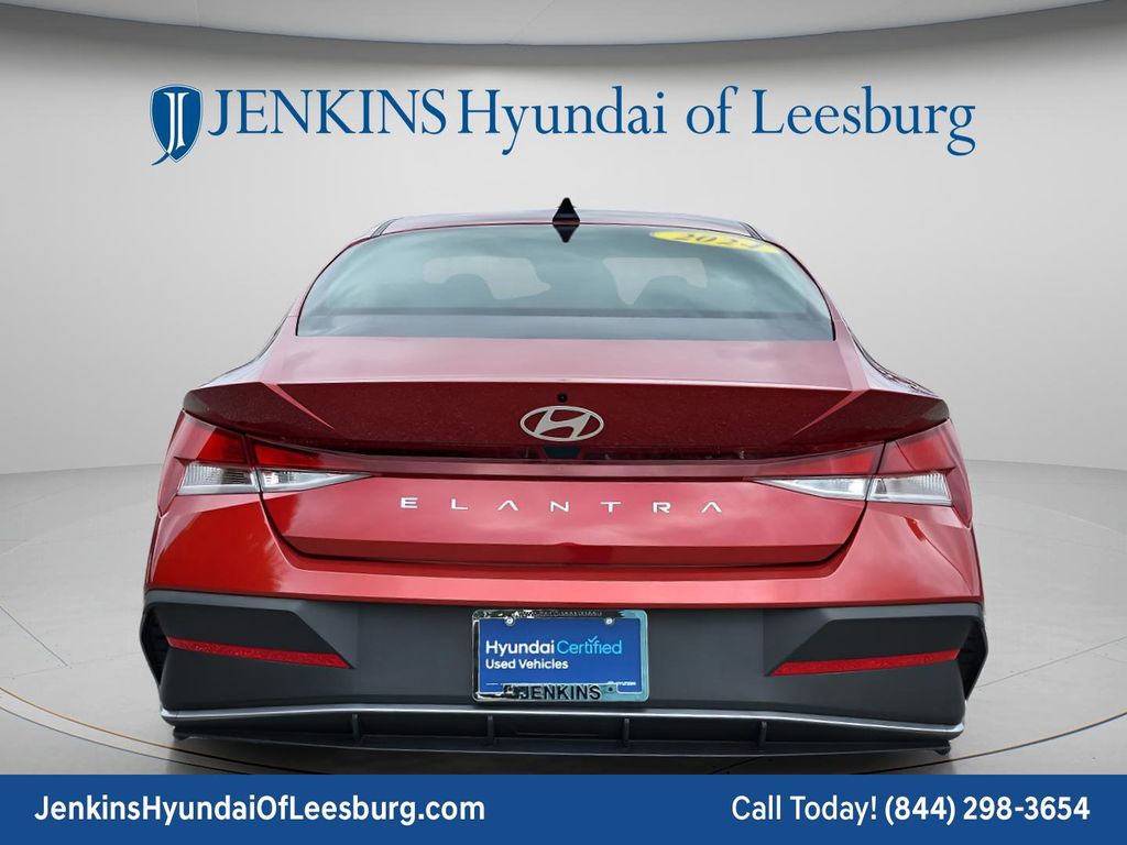 2024 Hyundai Elantra SE - Photo 5