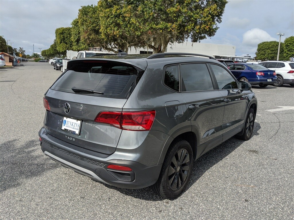 2024 Volkswagen Taos S photo 2