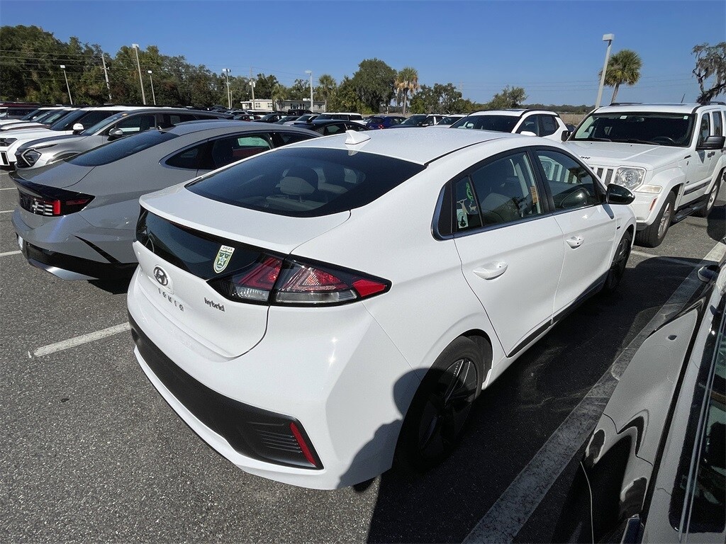 2020 Hyundai Ioniq SEL photo 2