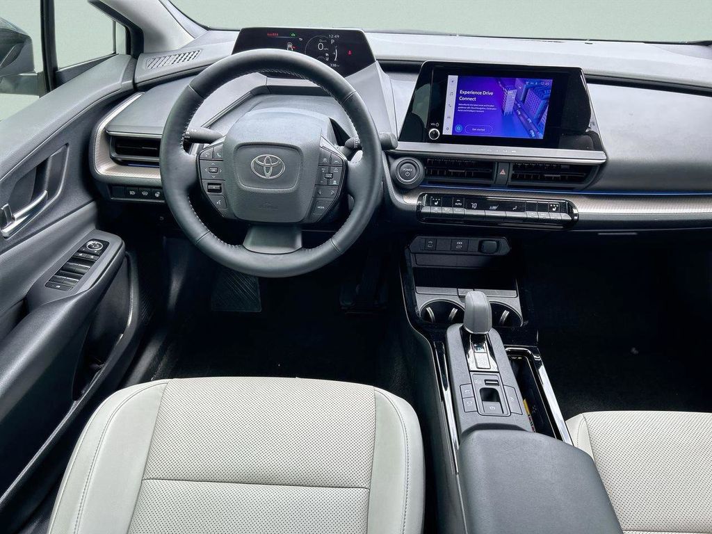 2024 Toyota Prius XLE - Photo 16
