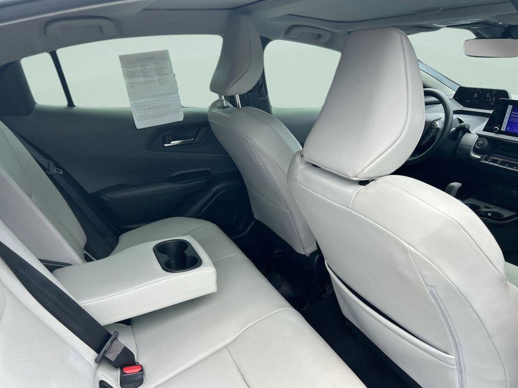 2024 Toyota Prius XLE - Photo 19
