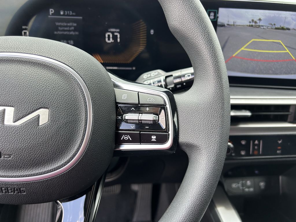 2024 Kia Sorento LX - Photo 28