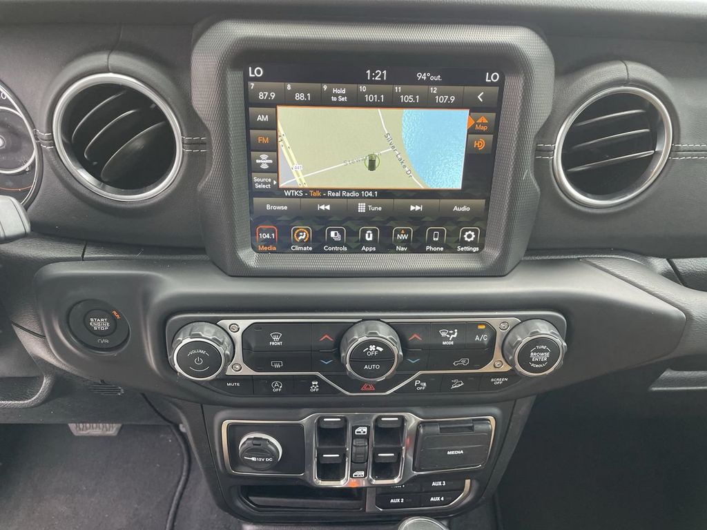 2020 Jeep Wrangler Unlimited Sahara - Photo 23