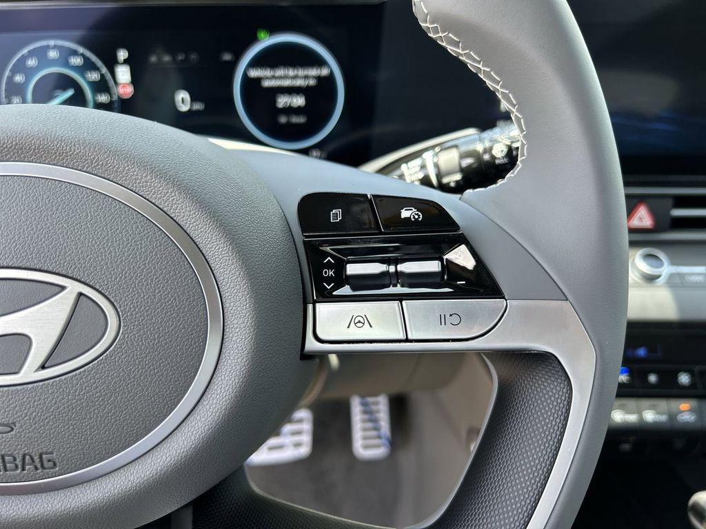 2025 Hyundai Elantra Blue - Photo 25