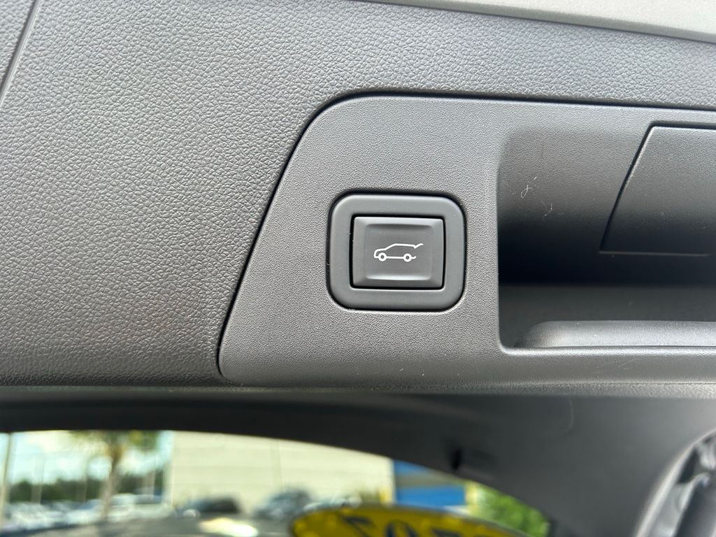 2023 Buick Envision Essence - Photo 16