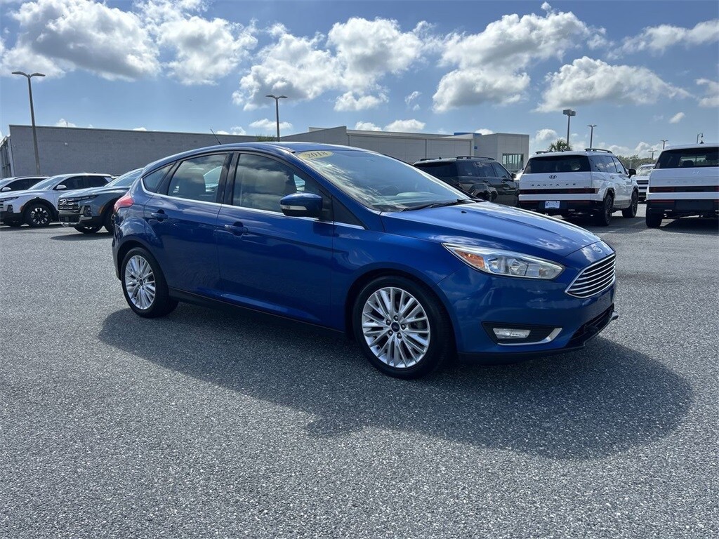 2018 Ford Focus Titanium photo 2