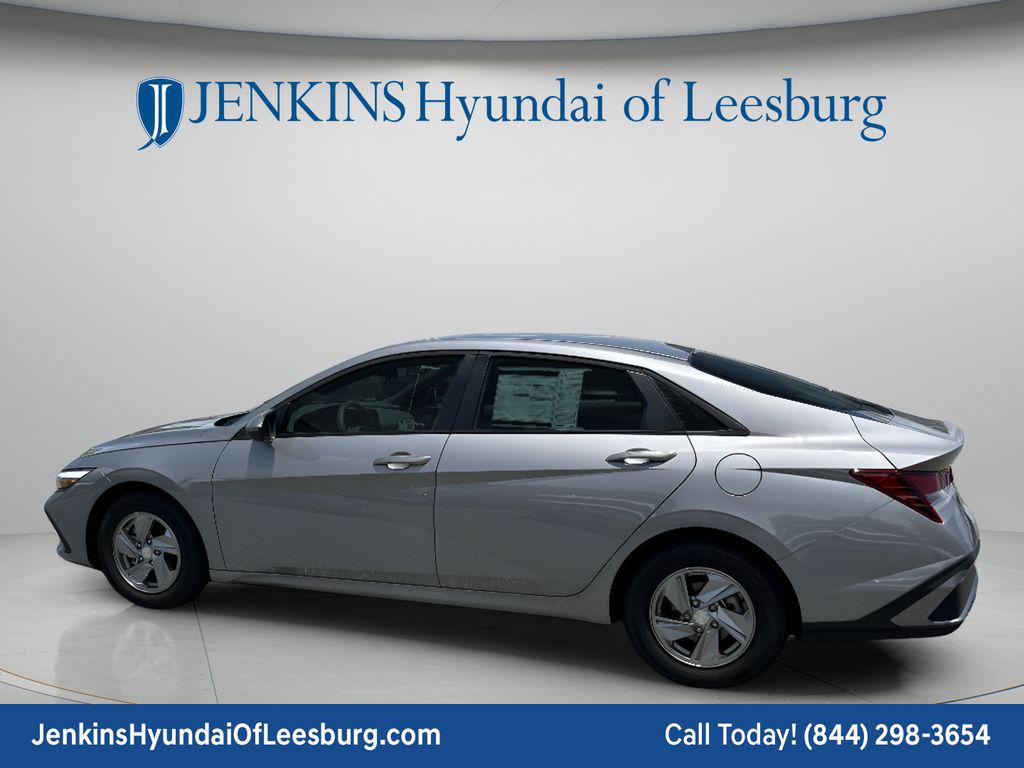 2025 Hyundai Elantra SE - Photo 8