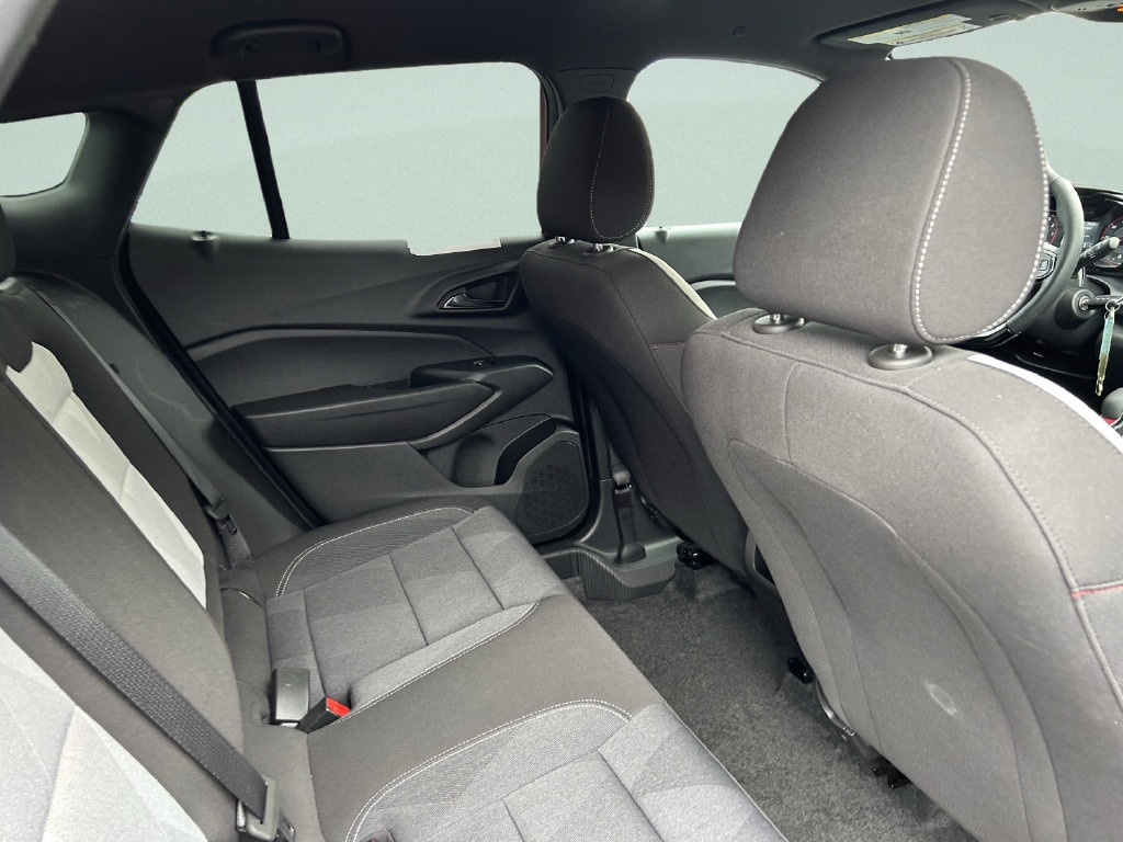2025 Chevrolet Trax RS - Photo 21