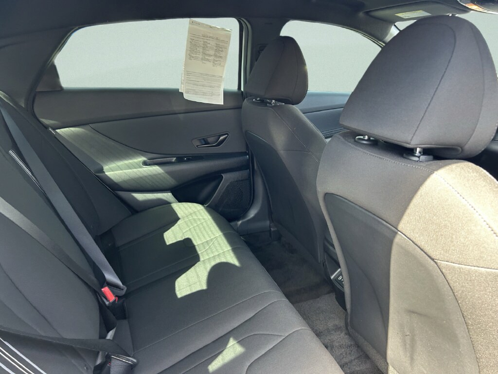2025 Hyundai Elantra SEL - Photo 21