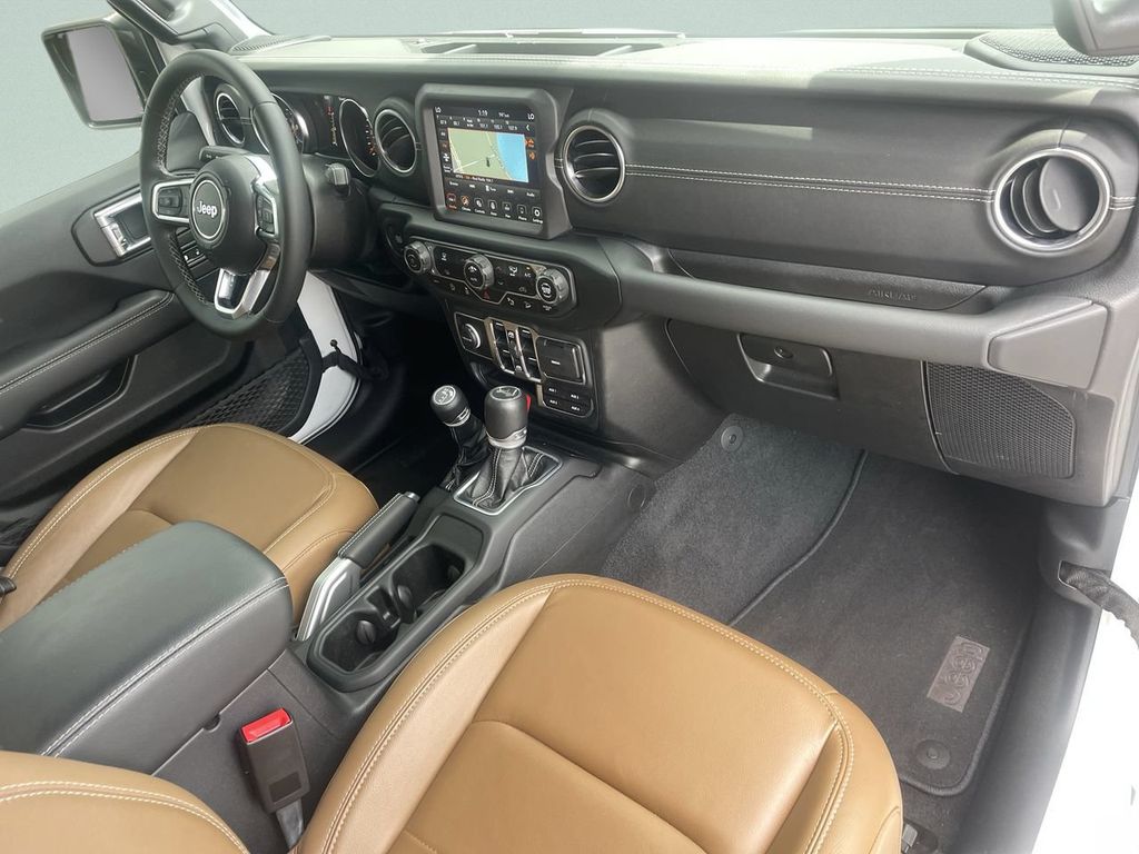 2020 Jeep Wrangler Unlimited Sahara - Photo 14