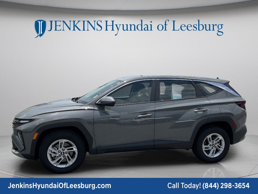2025 Hyundai Tucson SE - Photo 10
