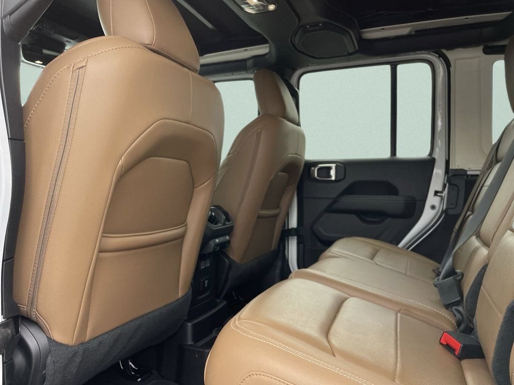 2020 Jeep Wrangler Unlimited Sahara - Photo 19