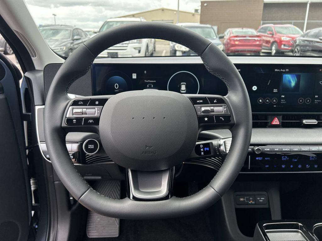 2025 Hyundai IONIQ 5 SE - Photo 29