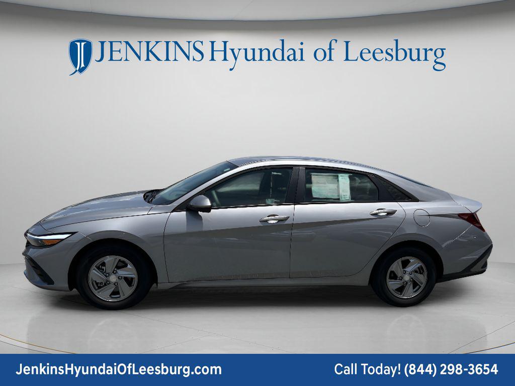 2025 Hyundai Elantra SE - Photo 9