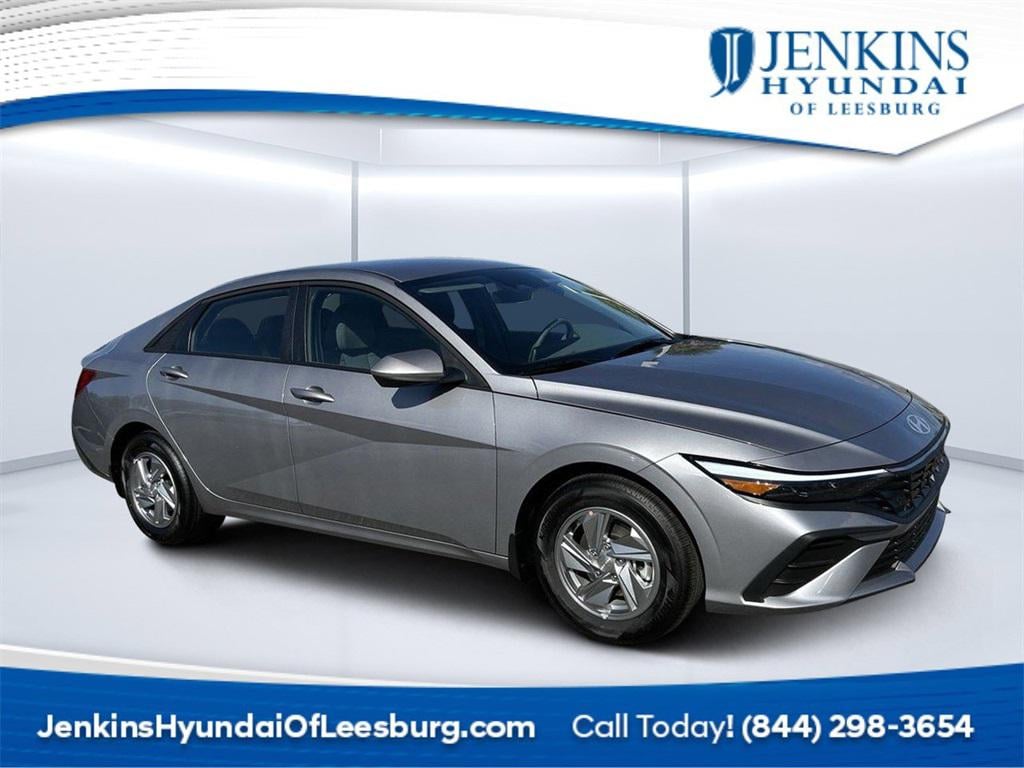 New 2026 Hyundai Elantra SE Sedan