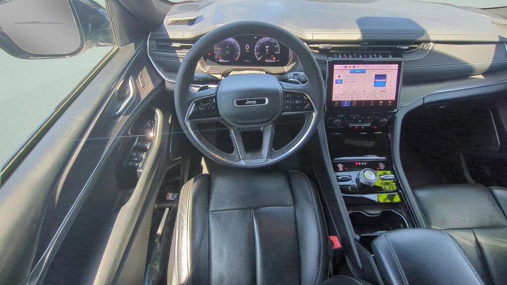 Used 2023 Jeep Grand Cherokee Overland SUV