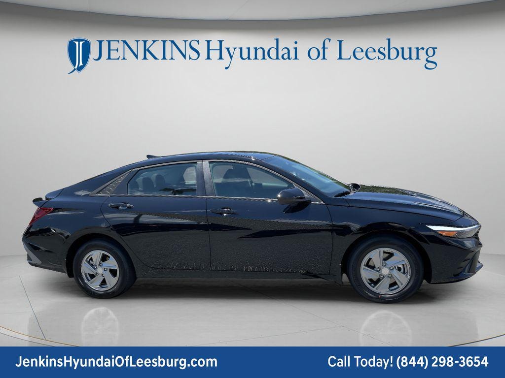 New 2026 Hyundai Elantra SE Sedan