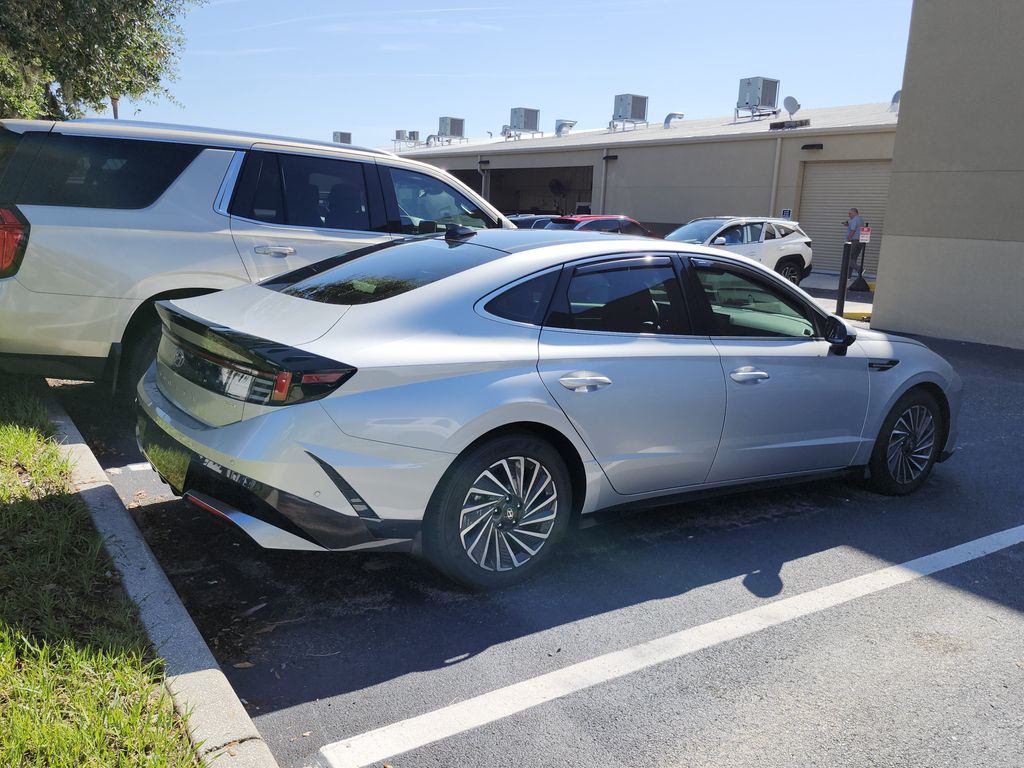 2025 Hyundai Sonata Hybrid Limited - Photo 2