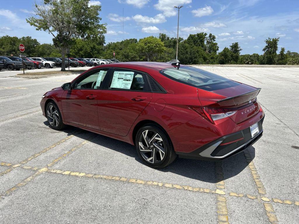 2025 Hyundai Elantra Blue - Photo 12