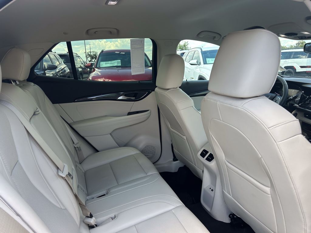 2023 Buick Envision Essence - Photo 22