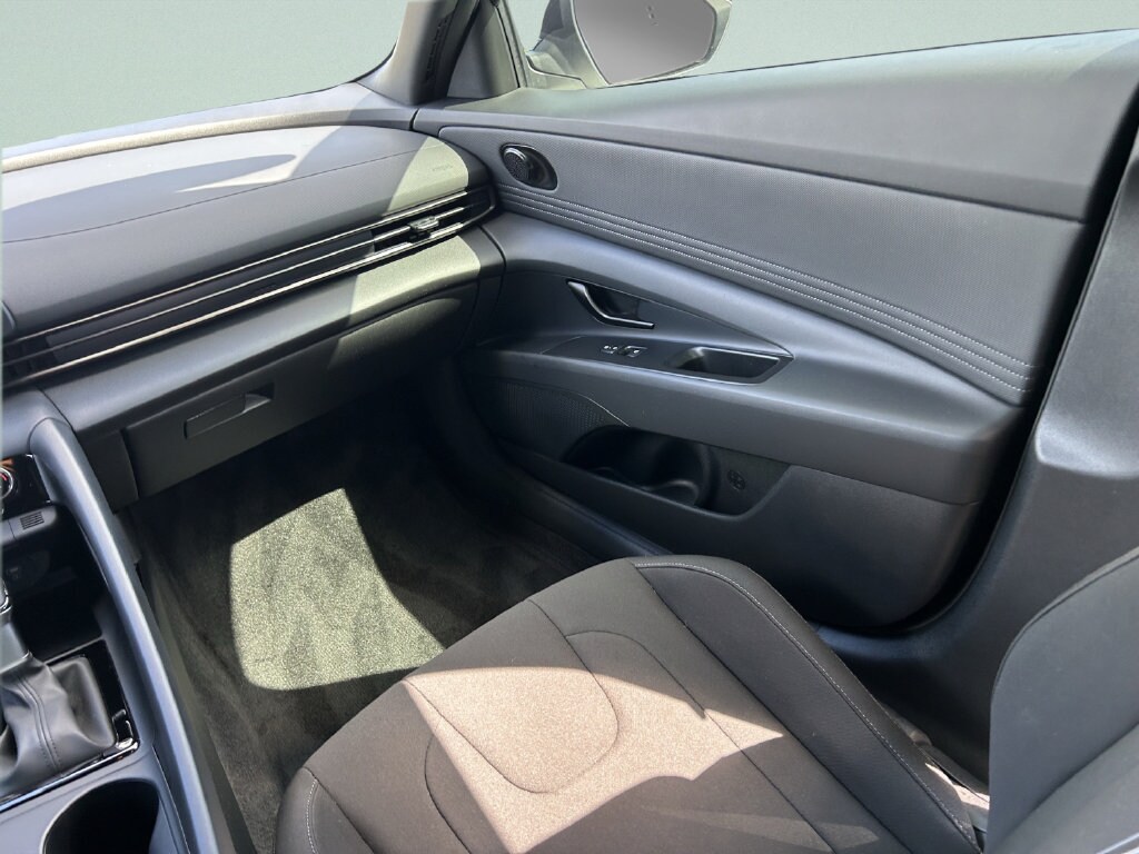 2025 Hyundai Elantra SEL - Photo 20