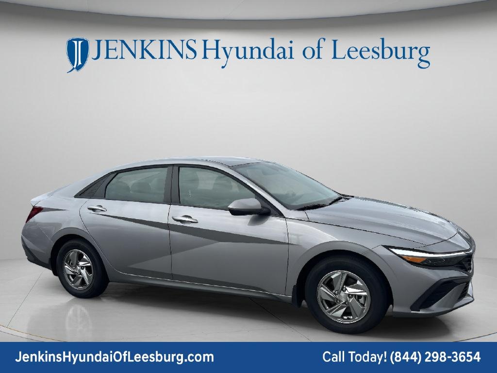 Used 2026 Hyundai Elantra SE Sedan